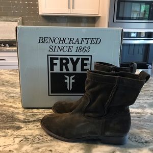 NWT Frye boots